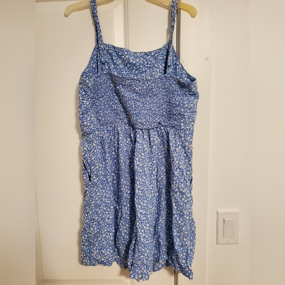 🌟3 for $25- Floral light blue romper - Picture 2 of 5